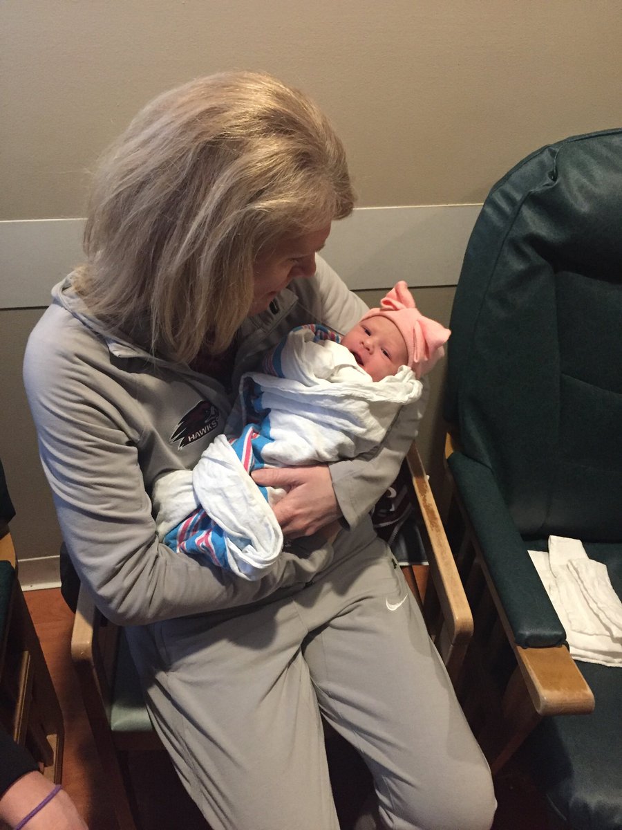 KKuester15's tweet image. Waited to post about our latest commit. Our hearts have never been so full. Aislinn Maria Lavin- you are one loved little Hawk! 🏀❤️