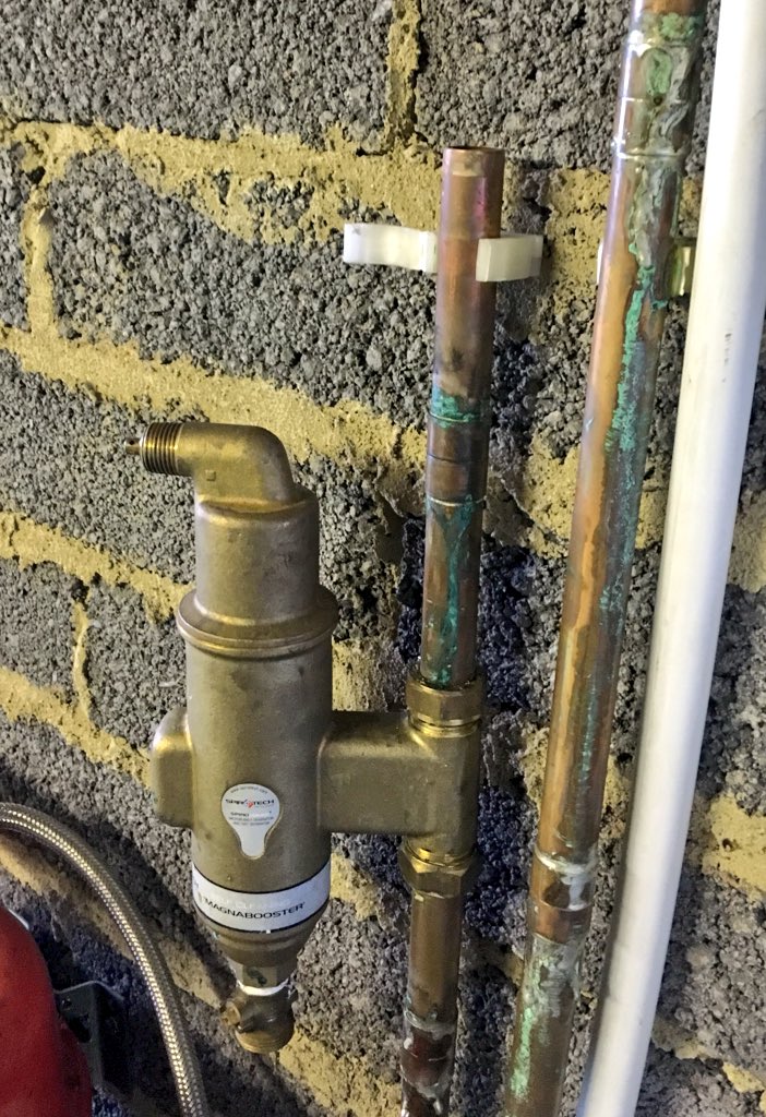 SwannPlumbing's tweet image. This #Spirotech was obviously fitted when the boiler went in. Someone in their wisdom (lack of) thought it would be an idea to bypass it at a later date. What a foolish idea. That unit is protection and efficiency all in one. #whitstable 😢