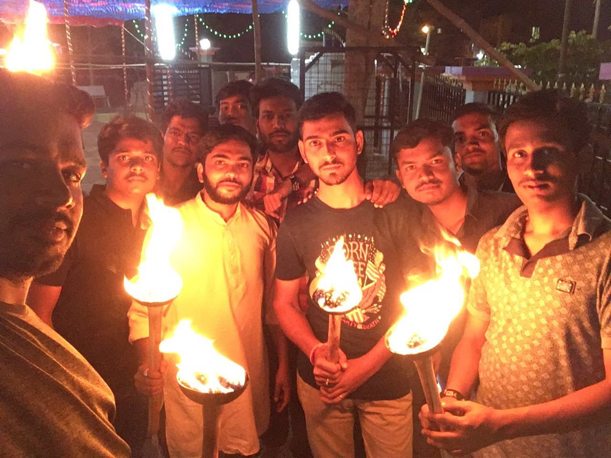 astitvam's tweet photo. @yuva_brigade celebrated #BalidanDivas at 78 places in d state with torch light march yesterday. Theme of this year being the fight against #Lingayat division through remembering the sacrifice of #BhagathForUnity 
Anger of the youth moulding against @siddaramaiah https://t.co/WmJdrK5pdn