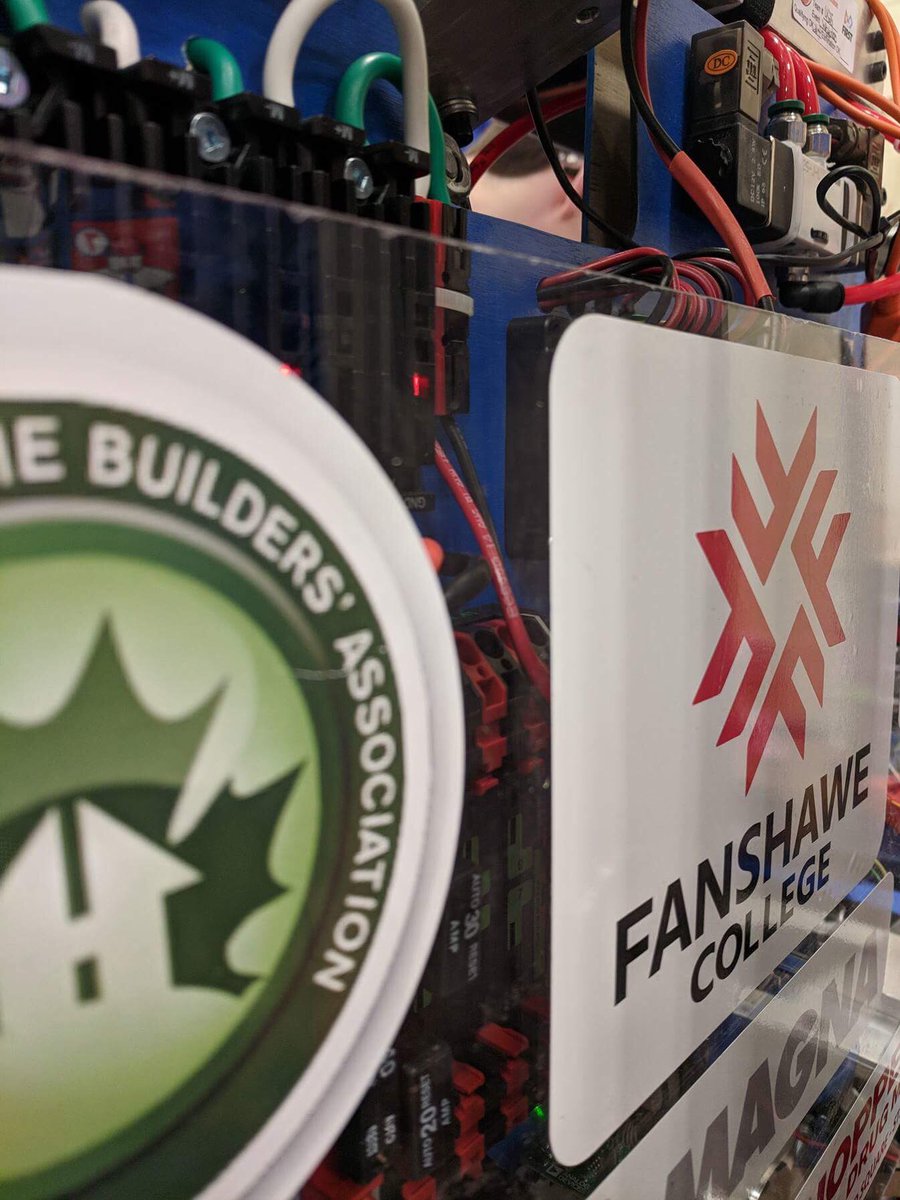 We’re finishing up our qualification matches today & looking forward to elims. We couldn’t do this without the amazing support from @FanshaweStT @RossFair1 Thank you!! #mentormagic