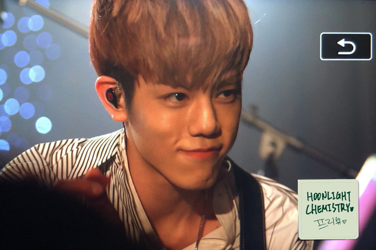 Hoonlight_Chemi's tweet photo. 180324 롤링홀 Nflying 단독공연 프리뷰

 ㅠㅠ떨어진다 허니 워터 ㅠㅠㅠㅠㅠㅠㅠㅠ

#차훈 #훈 #chahun #chahoon #엔플라잉 #NFlying #뜨거운감자 @NFlyingofficial https://t.co/hDt6BGP4Jn