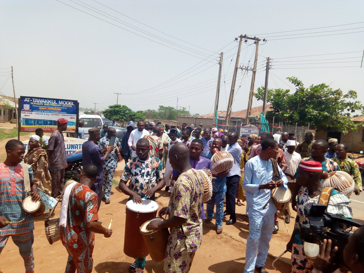 EdenorthAC's tweet photo. Ogbeni Rauf Aregbesola the Governor State of Osun commissioned a 500KVA transformer donated to Oke Awere Community by Ede North Area Council led by Hon.Mukaila Uthman  Beile. @raufaregbesola @RaufJR @AdeyemoWazir @prinxadeyemi @alabiwale29 @OSUN_APC https://t.co/v4caELZV4g