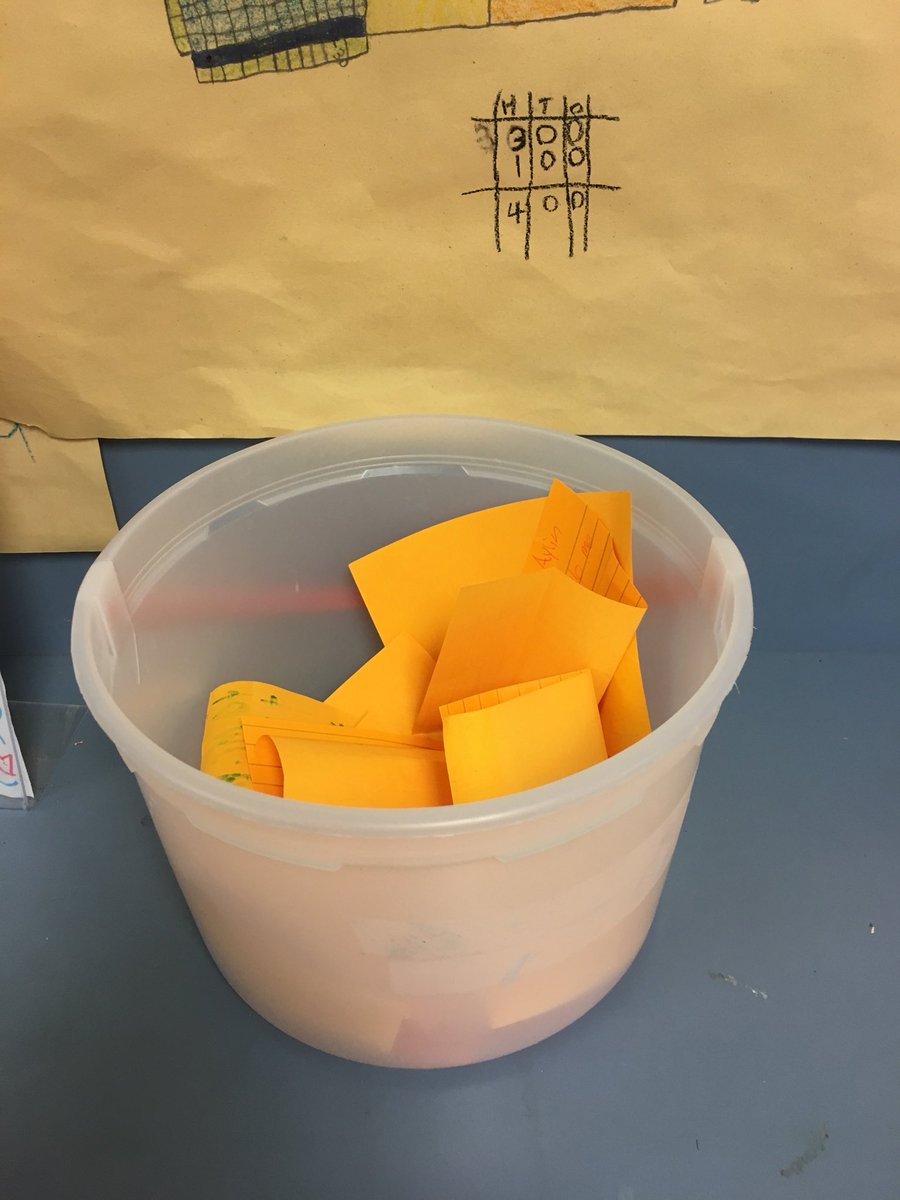 nburns102's tweet photo. Trying this new thing in class called the kindness bucket. If any students see their classmates do something kind for someone, or them, they write a note and put it in the bucket. https://t.co/jA4ddlZDRi