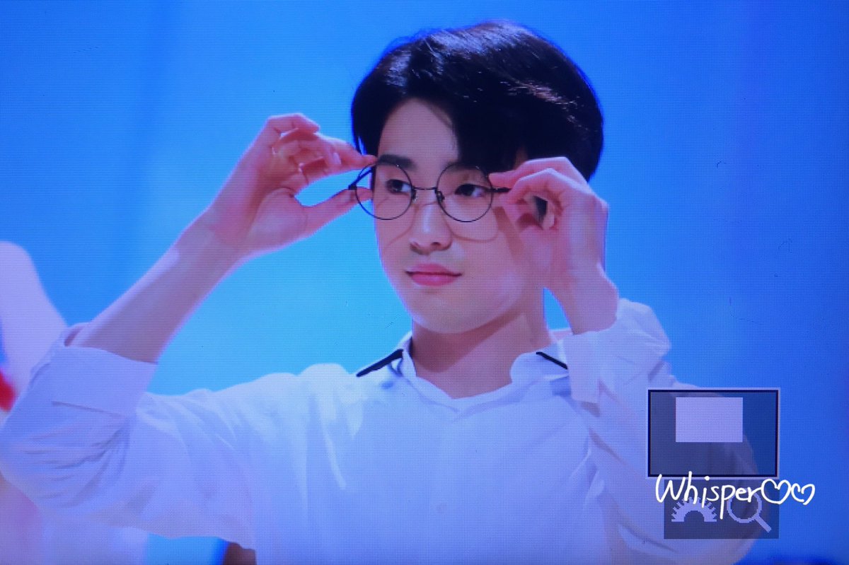 Whisper_922's tweet photo. 180324 고양팬싸

#갓세븐 #진영 #GOT7 #Jinyoung 
#LOOK #Eyesonyou https://t.co/K3XYrEO4qP