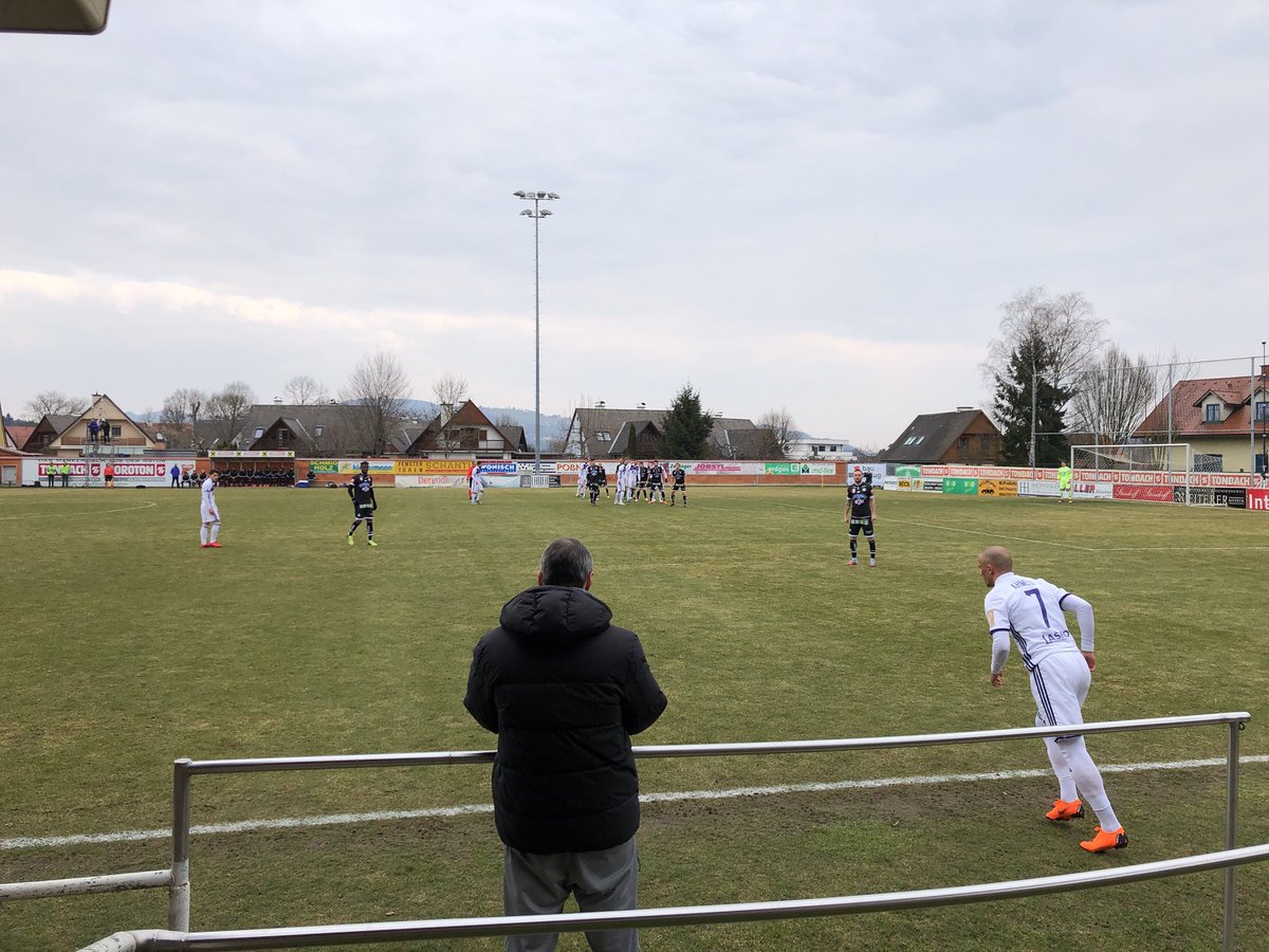 SKSturm's tweet photo. 2. Minute, 1. Freistoß für @nkmaribor. 0:0 #sturmgraz #stumar https://t.co/XkuzC1E3XU