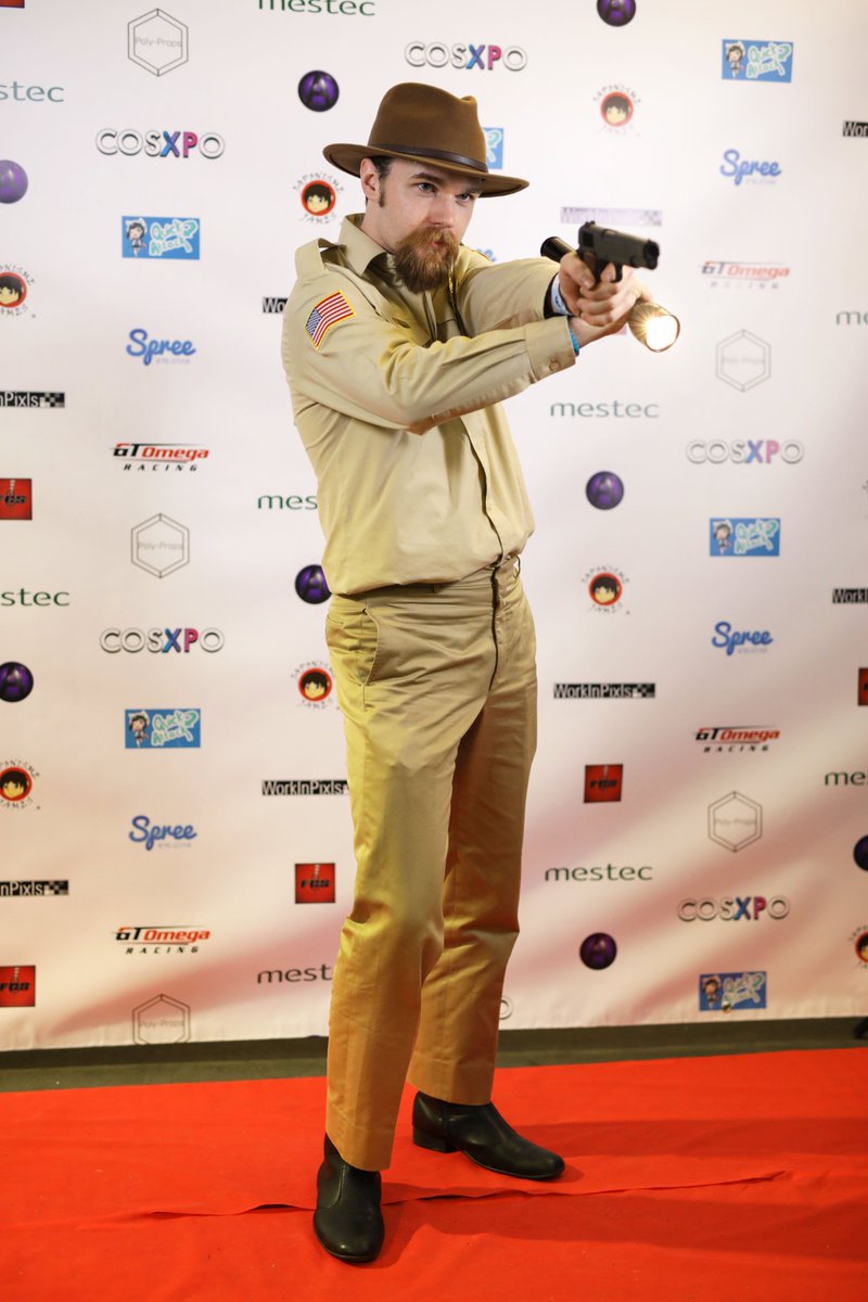 FCSCrew's tweet photo. Fabulous Red Carpet moment snapped by @SpencerSinc for @CosXPo #CosXPo18 #CosXPo2018 Shoutout to a togtastic @BIG_GUY_77 who is at #CosXPo today. #FreshCrewStudios #FreshPass https://t.co/8IpF1czFx0