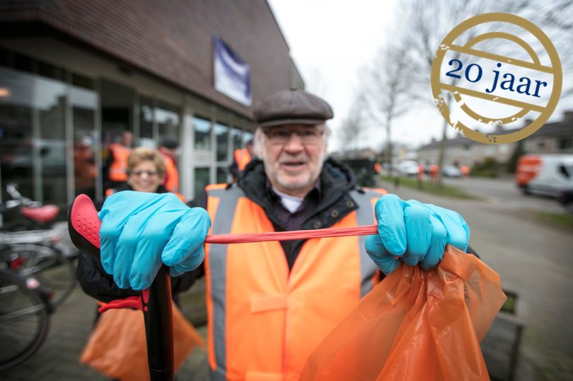 Weet jij hoe lang zwerfafval blijft liggen als het niet de afvalbak ingaat? Zonder de hulp van honderden vrijwilligers tijdens #zwerfafvaldag had dit er nog jaren gelegen! Trots op alle deelnemers!