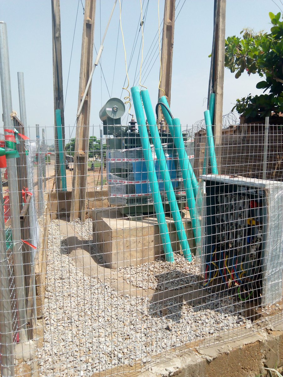 EdenorthAC's tweet photo. Gov. of the State of Osun represented by Barr. Kolapo Alimi commissioned a 500KVA transformer donated by Ede North Area Council led by Hon. Mukaila Uthman donated to Oke Awere, Owode Ede. @raufaregbesola @OSUN_APC @OsunDefender @prinxadeyemi @osbcng @alabiwale29 @OsunInformation https://t.co/3Jo9nzernp