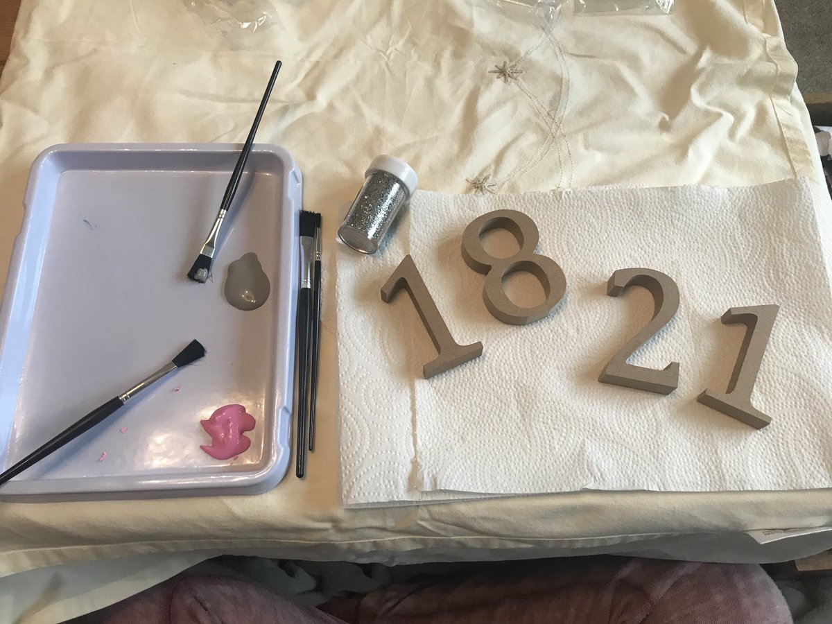 SophiesLittleCB's tweet photo. I think it’s a painting kind of day today! 🎨 #painting #wood #numbers https://t.co/qRFjU8VGgD