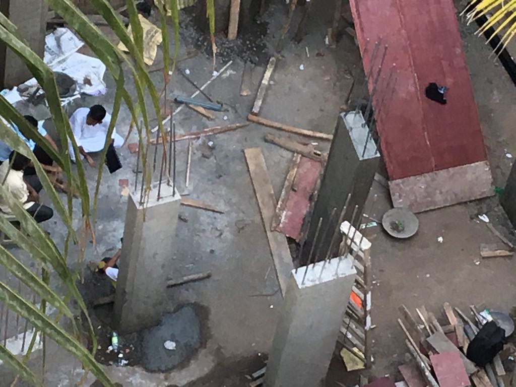 juhu_illegal's tweet photo. @AmeetSatam @Mhatre7Shilpa @DesaiGeeta @Dev_Fadnavis Whom are you fooling @AmeetSatam ji construction work is going on Abhi tak. Have you checked whether this structure has an IOD? and NOC?from the concerned department? Does this RCC structure look like a repairing work by any angle to you. Logo Ko @#₹&amp; banana chod do https://t.co/5MUta142EH