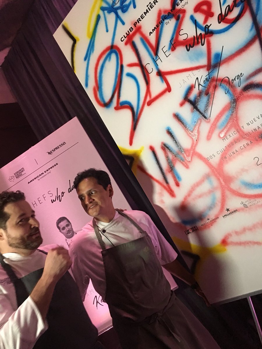 Amé!!! 🙌🏻🙌🏻🙌🏻🤟🏻🤟🏻🤟🏻#GraffitiChef @chefJkent y @javallejo en #ExquisitCulinarySeries by @WineFoodMX #ChefsWhoDare #GraffitiShow #ByInvitationOnly