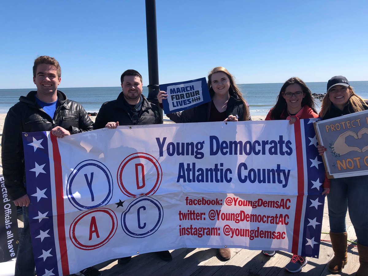 YoungDemocratAC's tweet photo. The Ocean City #MarchForOurLives was an astounding success! Thank you to all of the sponsors, organizers and people who attended! Check out the link to our Facebook page for a recording of all the speakers and the march itself: https://t.co/l2lalymx4r https://t.co/GB1eCyyQCe