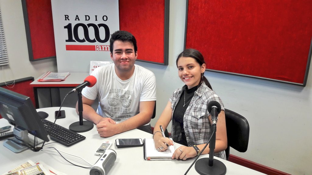 1000_am's tweet photo. 🎙📻🔊En el aire #ChakePora junto a Amalia Alfonso y Rodrigo Díaz por la #1000am https://t.co/1dWIJEtOqy