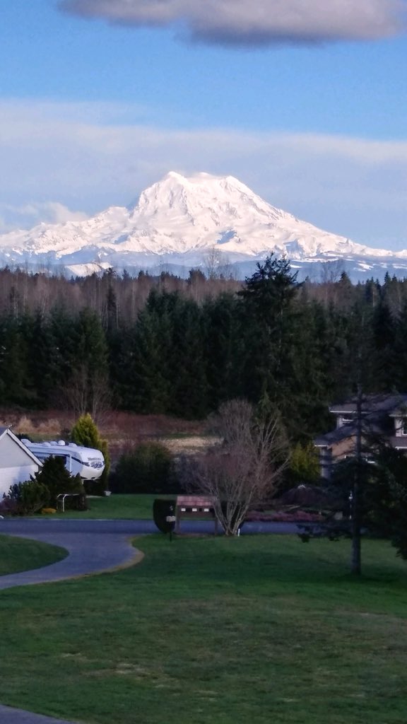 YvetteRossRE's tweet photo. Open house today in Roy. Incredible view home. https://t.co/ARgxgqcvYG
#LoveWhereYouLive #HomeRocks #pnwlife #mountains #viewhomes https://t.co/R1ePzTYGbd