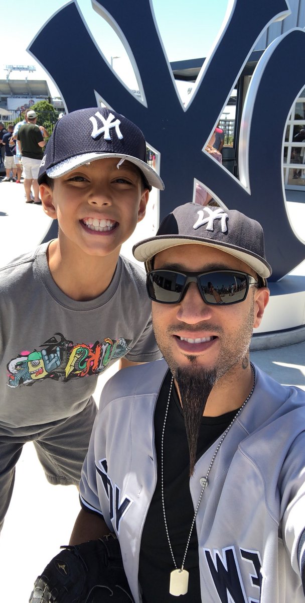 kingston1_0's tweet photo. Game time with @SonnyDts let’s go @Yankees https://t.co/GCGzndj2E0