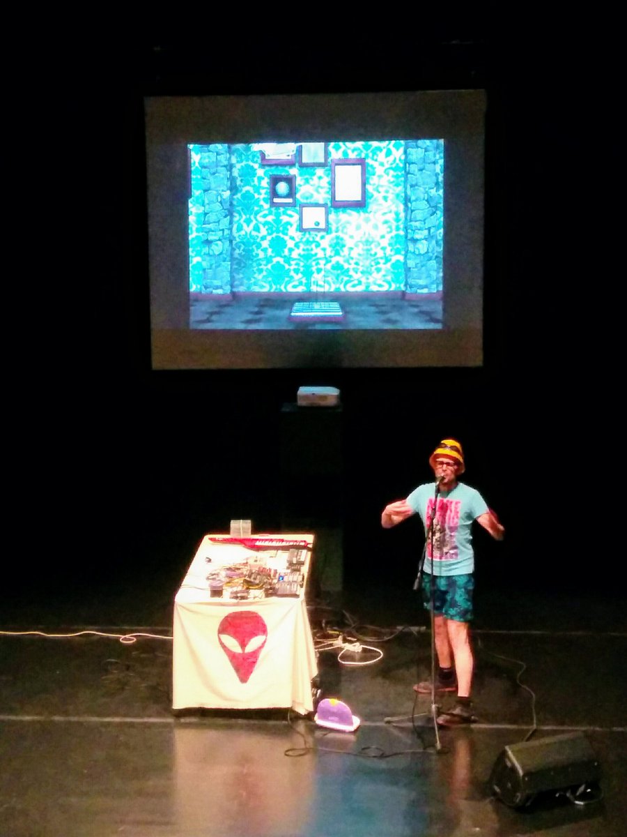HackLabTerni's tweet photo. Live-set @CobolPongide al #TRMF2018 https://t.co/ecXufzDqnI