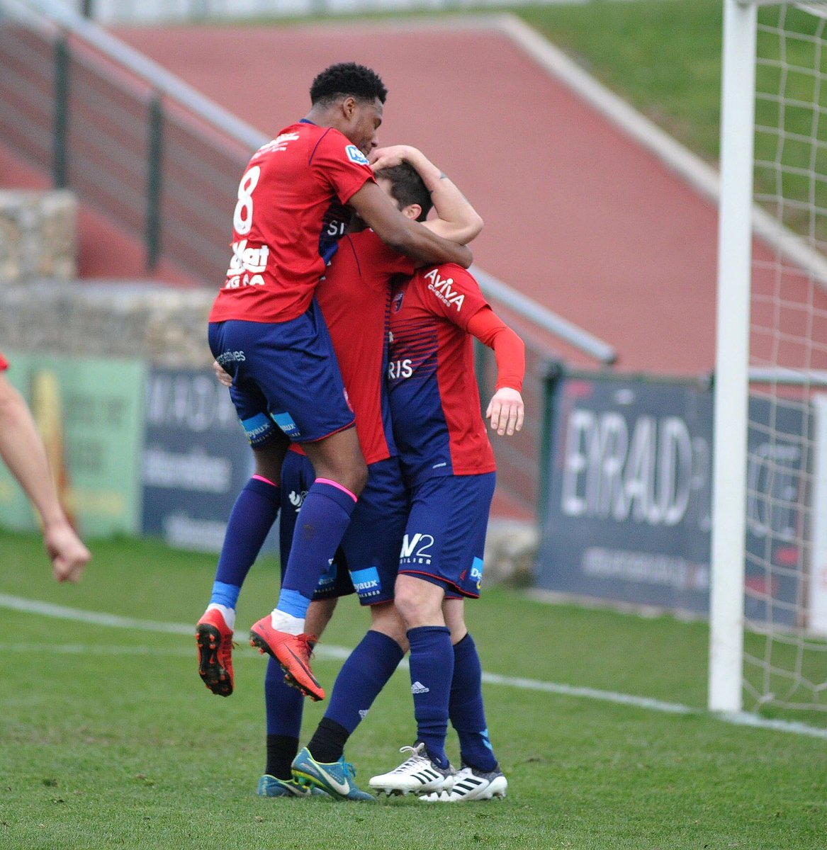 andrezieuxbthfc's tweet photo. #ASFASSP [4-0] Retrouvez les plus photos 📸 marquantes de cette belle victoire acquise face à l’@assaintpriest .

#TeamASF🔴🔵 #National2🏆 https://t.co/UXXyBAkLB0