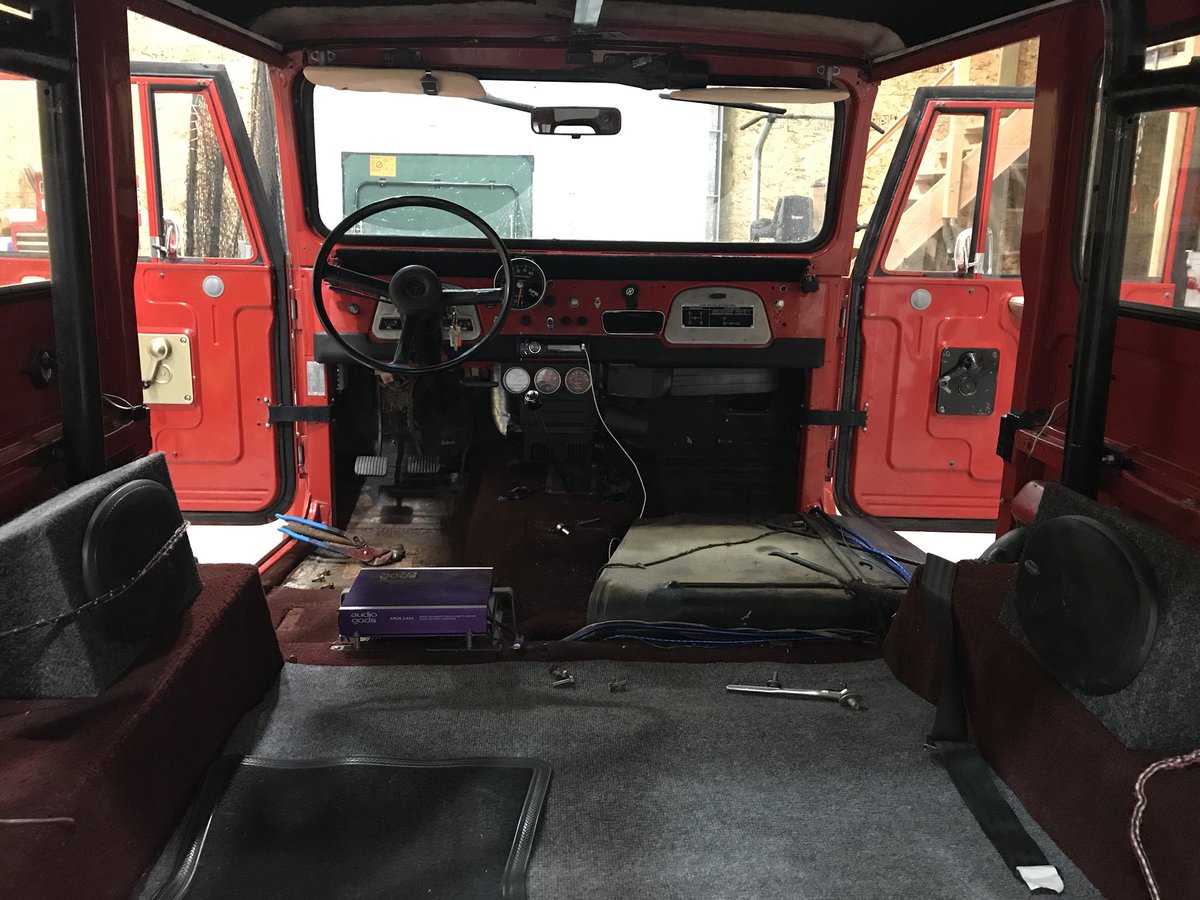 sting_ray_robb's tweet photo. Seats out... #LowCG #RacecarPosition #FJ40 #MRTI #TeamCooperTire #Restore https://t.co/Tp0cxZj7VM