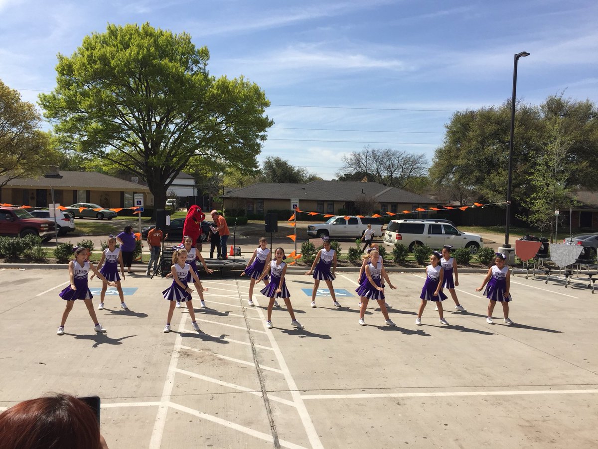 Withers (@witherselem) on Twitter photo WT White Street Fair @WTWhiteFeeder WT White Street Fair @WTWhiteFeeder