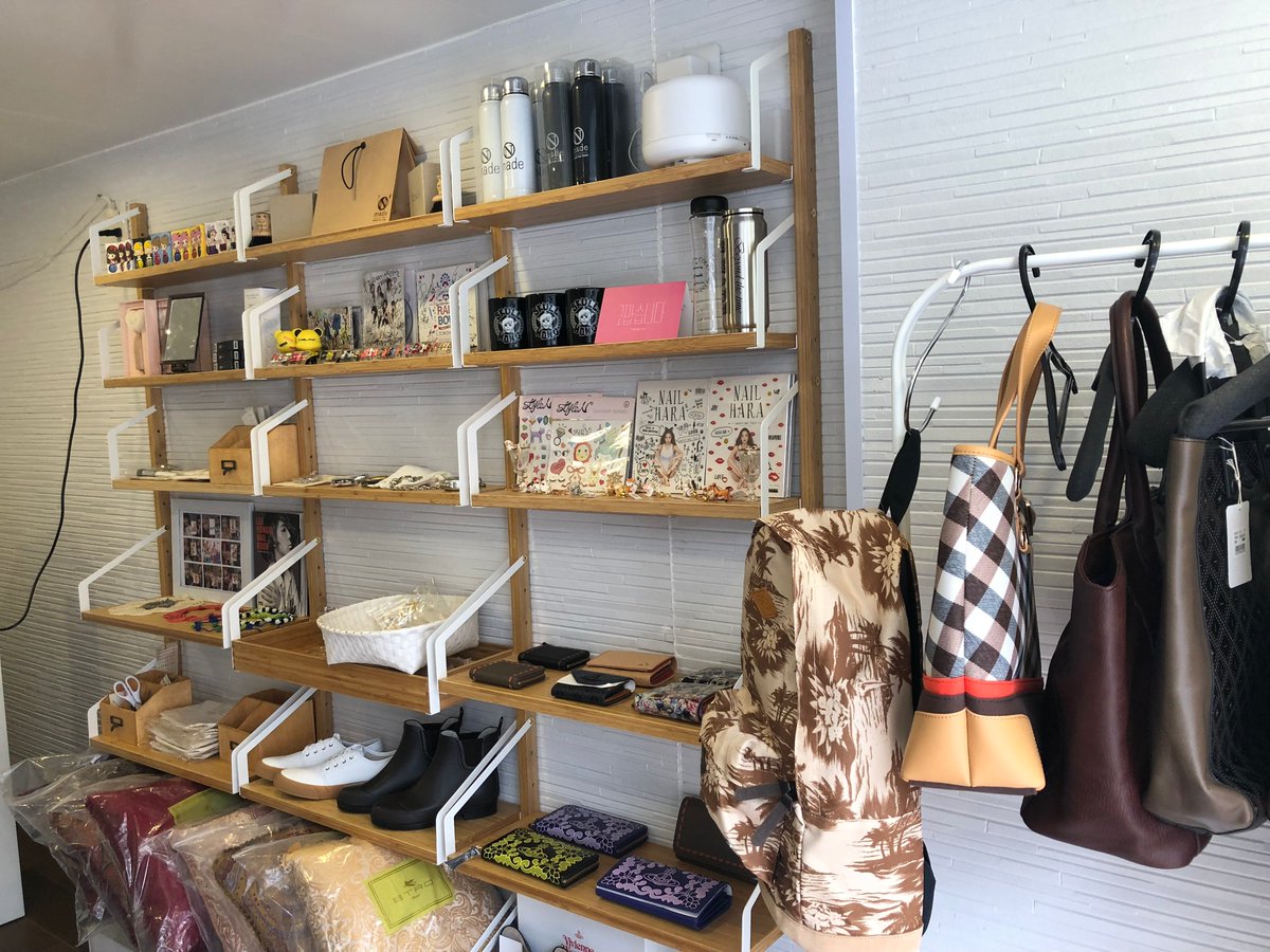 NmadeJapan's tweet photo. 3/24おかげ様で無事にオープンしました! たくさんのご来店、またお花や差し入れもたくさんいただきまして、本当にありがとうございます。頑張らねばという気持ちを更に強く持ちました!!
皆様、これからNmadeをどうぞよろしくお願い致します。
#NmadeJapan #Nmade https://t.co/kT0vPdjEOG