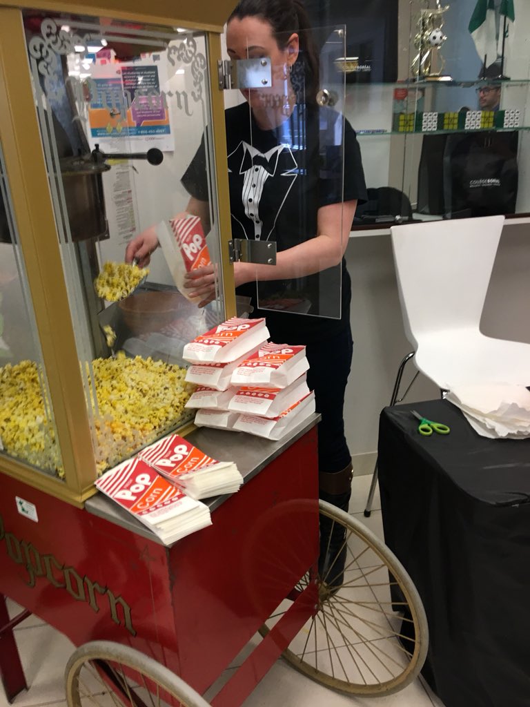 semainefranco's tweet photo. Que serait un cirque sans popcorn! Venez vous régaler à la journée familiale aujourd’hui au 1 rue Yonge, 3ième étage. https://t.co/MLv2zakPMY