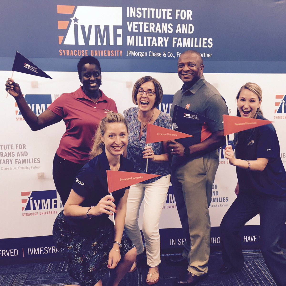 vrmarquette's tweet image. Happy 148th birthday, @SyracuseU! I’ve been a fan since day 1. Now I’m lucky enough to work at @IVMFSyracuseU / @SyracuseOVMA AND attend @NewhouseSU with the best group of classmates ever! Seeing @TheOttoOrange is always a plus🍊#4everorange #DigCommSU