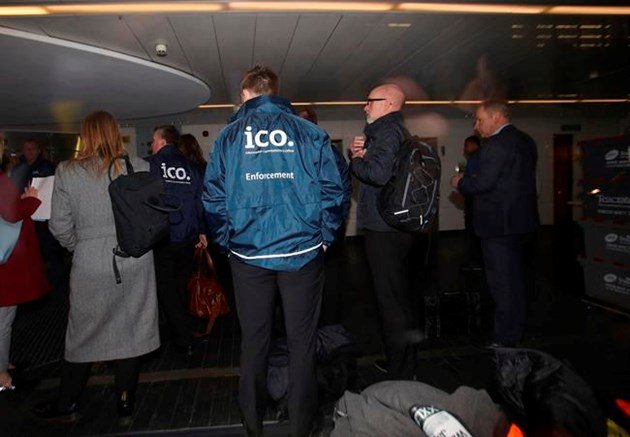 UK data watchdog raids Cambridge Analytica office in London.  ottawamatters.com/world-news/uk-… https://t.co/GEtb4eHSyV