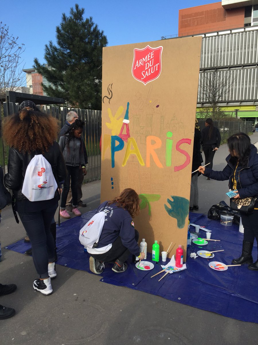 GeneralAndreCox's tweet photo. The youth of France are out on the streets today for #GoMoCY2018 This is our second open air location, taking a different approach to evangelism and engagement https://t.co/ixrE7XGrPS