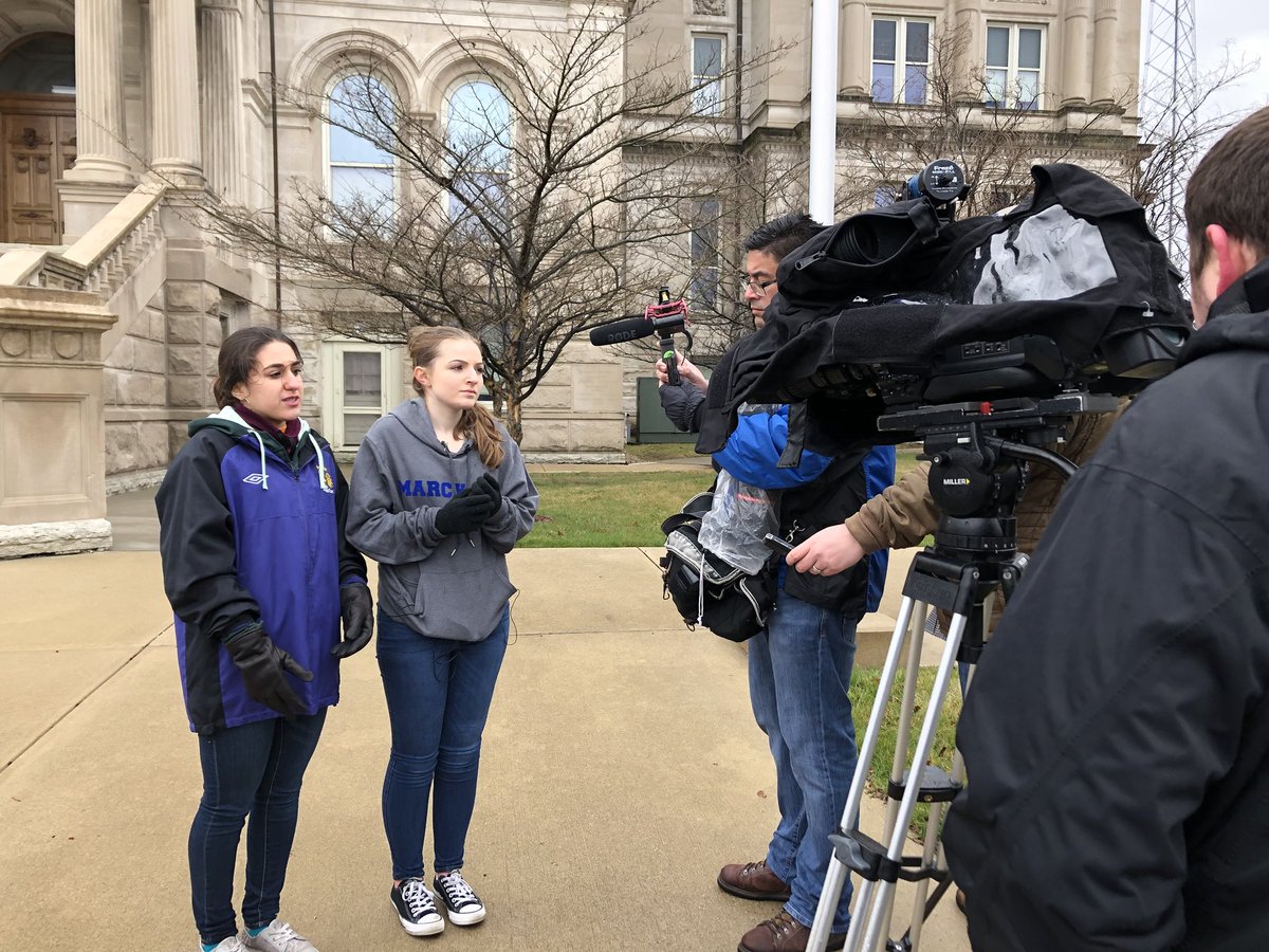 stargazer2014's tweet photo. Proudly marching today alongside students, educators and millions of Americans who will no longer allow lawmakers to put gun lobby interests over the lives of our children. #MarchForOurLives @march4livesTH https://t.co/vIe22bPR53
