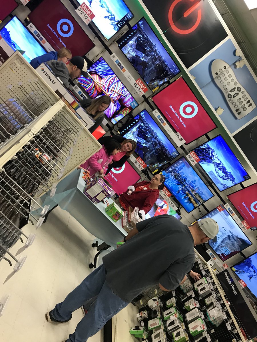 Target1388's tweet image. Kid’s Event underway @ChouteauTarget #HatchAtTarget #TargetFun #Target @DanFogt @Wheat6Nat @A_Leigh_