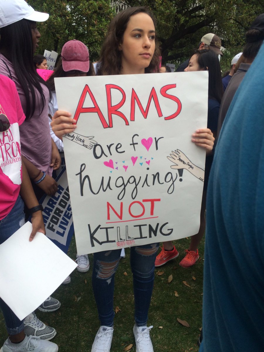 pshepher11's tweet photo. #MarchForOurLivesHouston https://t.co/kAQoqlO43K