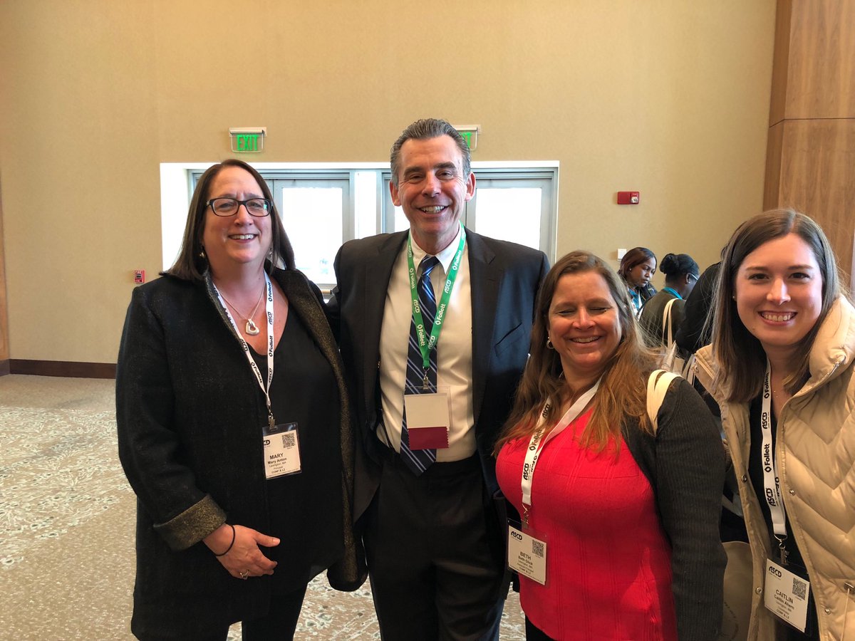 DrAnton9's tweet photo. #BowmanSchool #LPSProfLearn standing in line and chit chatting with Todd Whitaker. #ascd2018 https://t.co/pL8ZaP58nj