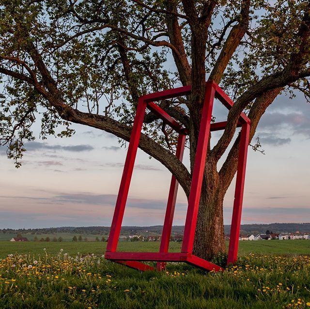 thirdguyphoto's tweet photo. Holzgerlingen, Germany 2017 -
#eveningwalks #publicart #treeart #tree #clouds #sunset #deutschland #germany #streetphotography #travel #travelgram #travelphotography #travelingtexan #fujifilmx100f #thirdguyphotography https://t.co/yeQKIiflwX https://t.co/bGMqcGsTu0
