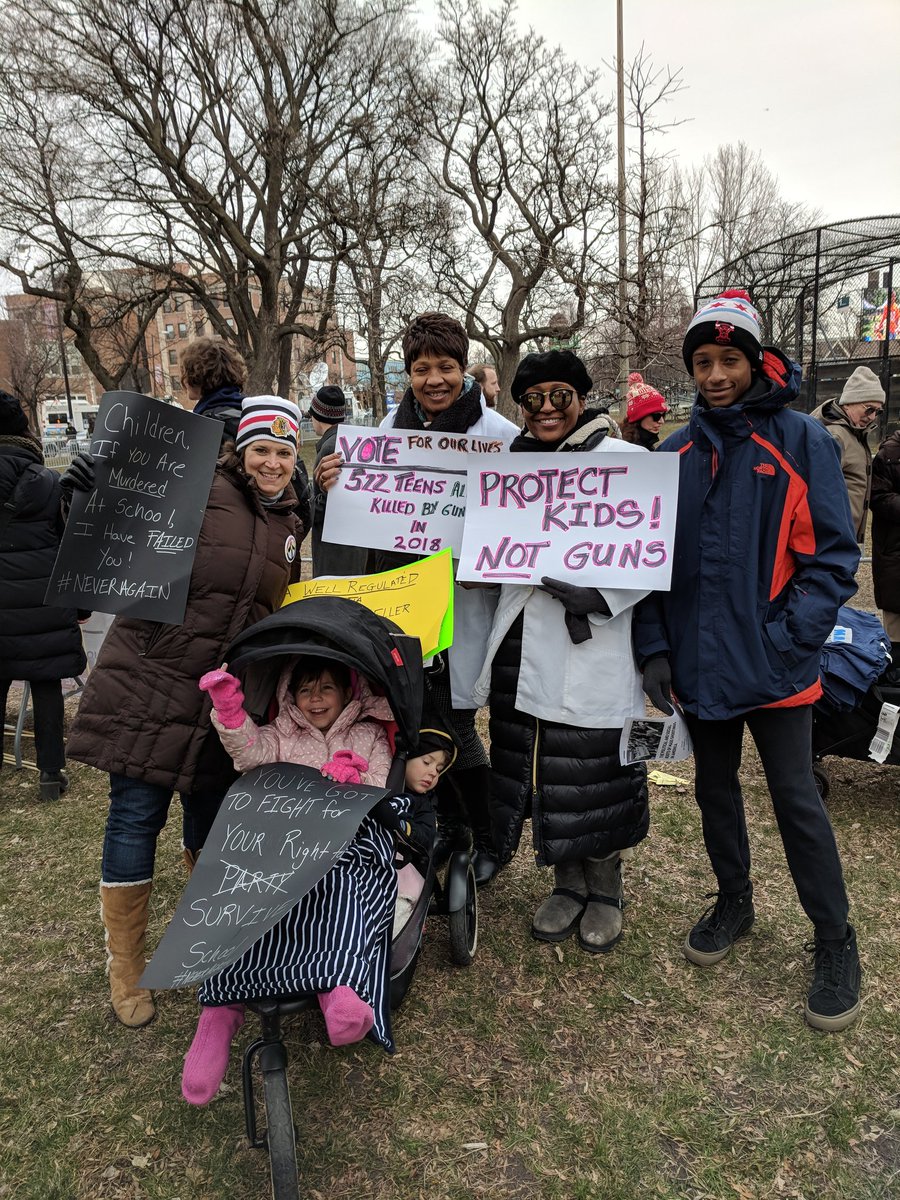 OrthoPhDRN's tweet photo. @wrenethajulion @MoniqueReedPhD @RushUNursing #neveragain #rushtweets #MarchForOurLives https://t.co/GbiJNhfbGe