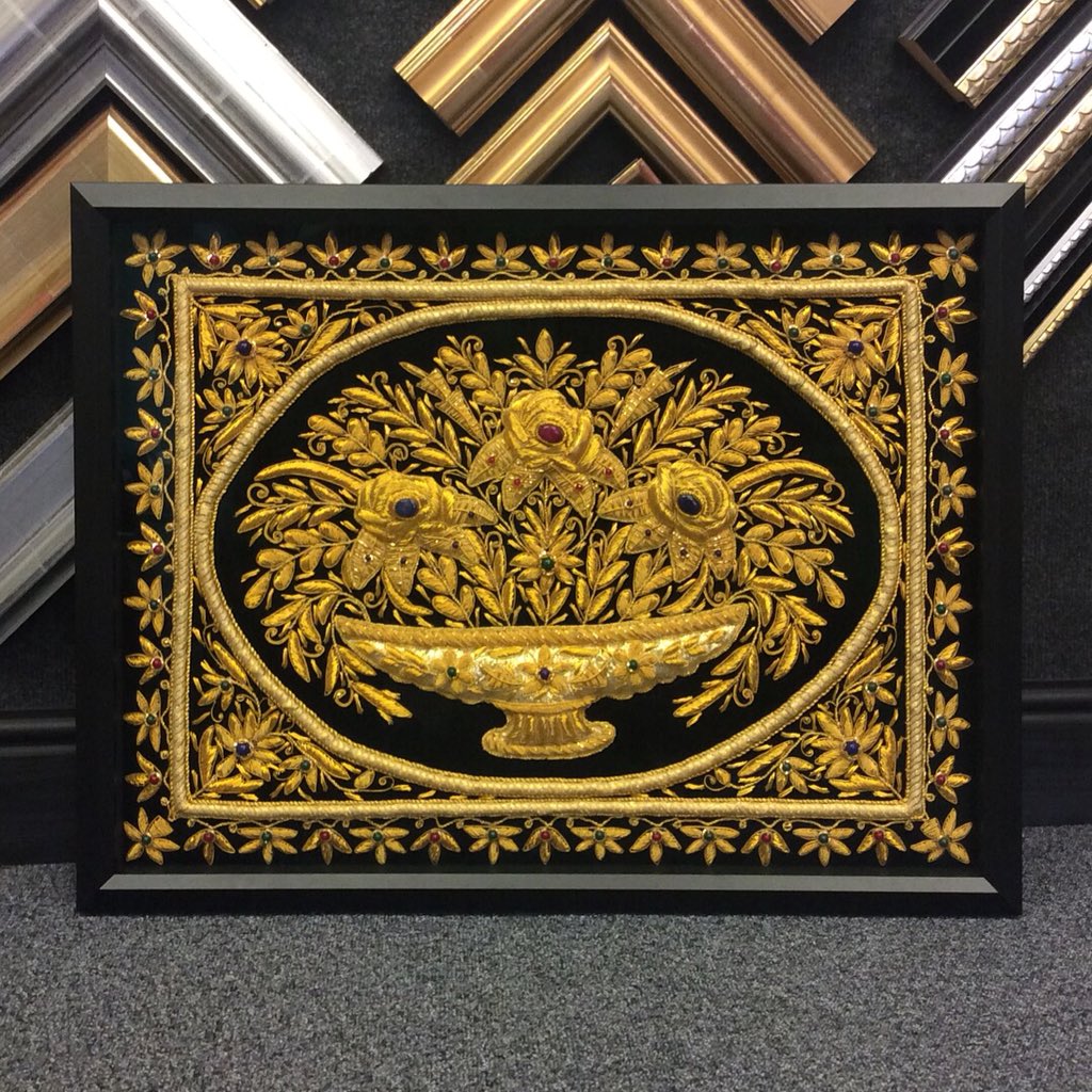 These beautiful Zardozi embroideries are always impressive, even more so framed! instagram.com/p/BgtksWRlQrI/