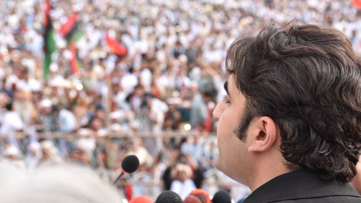 BBhuttoZardari's tweet photo. Thank You Bannu! Jiyalas attended despite the blistering heat!  I would like to especially thank the women who attended today, defying local customs to show their support for a peaceful , prosperous and progressive Pakistan. https://t.co/PdKmW60zIm https://t.co/0AWtlzSbvX
