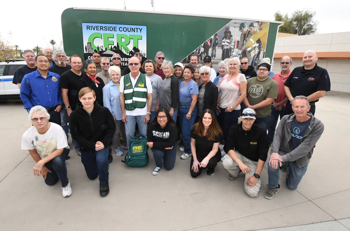 RIVCOCERT's tweet image. City of Palm Desert Mayor (and CERT graduate), @SabbyJonathan stopped by to express his support for the community members attending this weekend’s CERT class at @CollegeofDesert. Great to see EVERY seat in the class filled with people eager to help their community! #CERT #Prepare