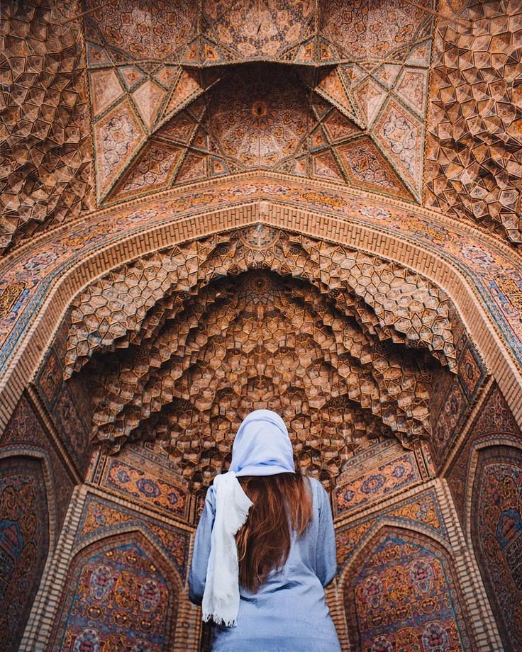 Mhde1375's tweet photo. #ARMYcultureDay 
#Iran
#IranianBTSARMY
@BTS_twt 
#THOSFansBTS23M
#IranianStyle https://t.co/8HB1gV7Bb8