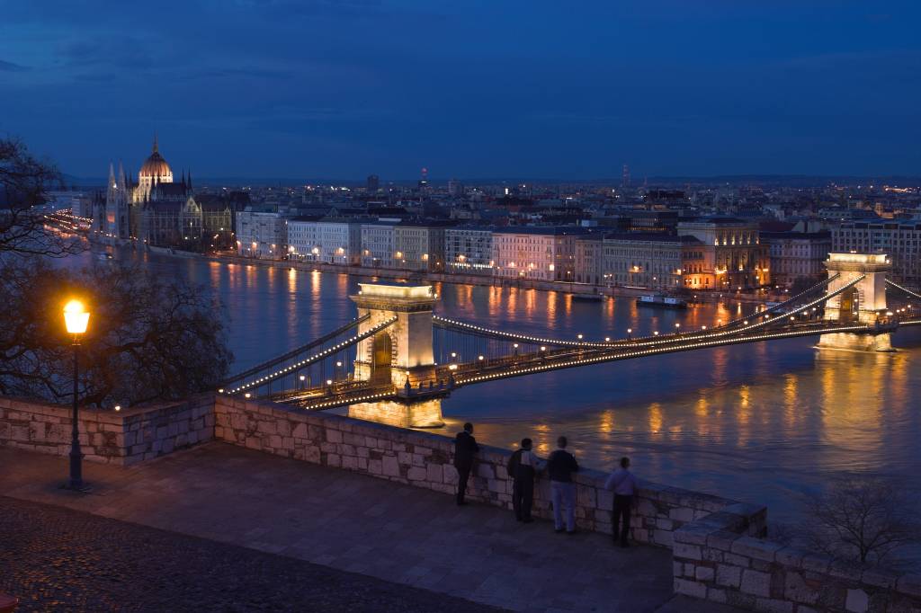 LTURLM's tweet photo. Ab in die #Stadt der zwei Städte: #Budapest 😍 mit unserem #Reisedeal ➡ 3🌌+🚆+✈+🍪☕ ab 207€
👉 https://t.co/kxOZqJFY5J https://t.co/3nl3mXjuad