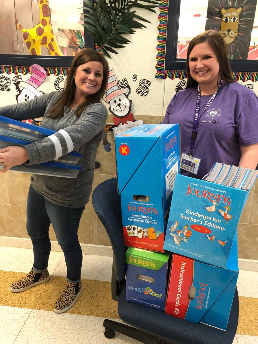 AnnCalahan's tweet photo. #TarletonService18 Central Elementary! https://t.co/CnC8JGY5th