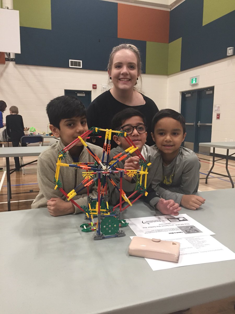 DM inventors at Innovator Fair!  Awesome ferris wheel!Good luck!@McNeillyfmpsd <a href="/RoxanneFudge/">Roxanne Fudge</a> #FMPSDinvents#YMM