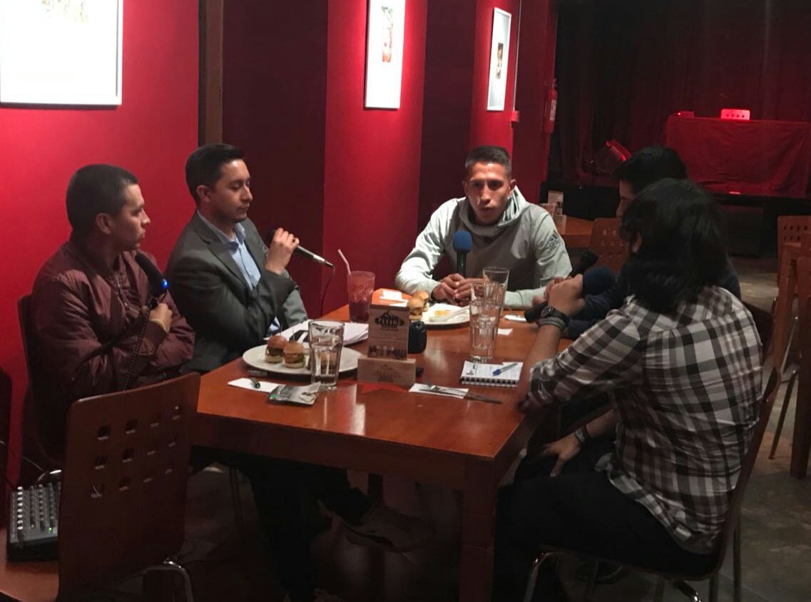 aritmodegolec's tweet photo. .@FrankGuerra15 el nuevo eje de la zaga de #LDU, conversó con nosotros en el @DemocraQuito y rememoró sus inicios en el fútbol, su paso por El Nacional y los nuevos objetivos que tiene en su nueva etapa. Un crack 
#Liguistas #GuerreroAlbo 
 https://t.co/cZBaNKLGo6 https://t.co/vLIz1YEVVs