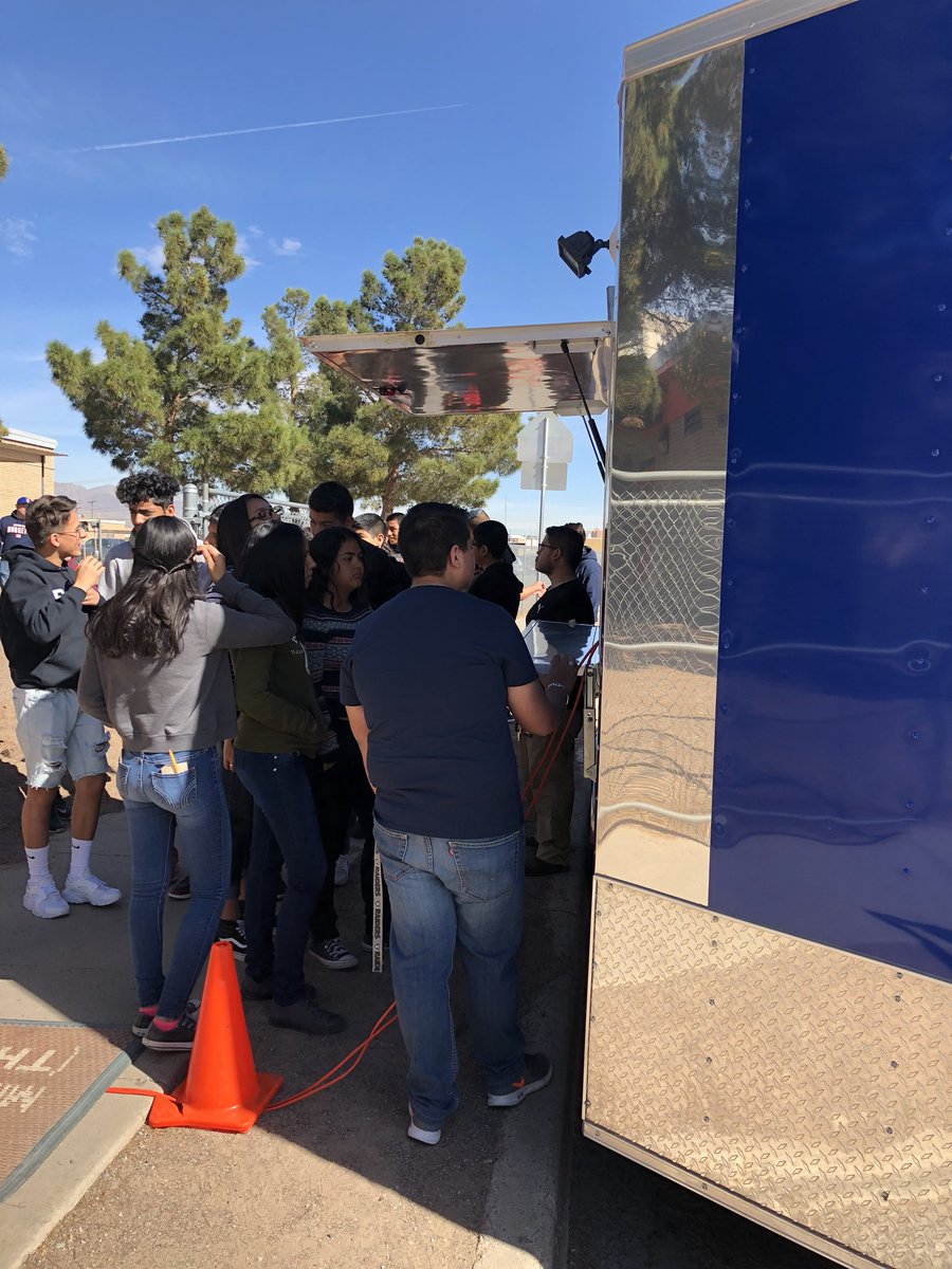 OSOFOODTRUCK's tweet photo. Thank you Henderson for letting us spend our first day open with you #GoBears #ElPasoCommunity https://t.co/t2qGTnLsmS