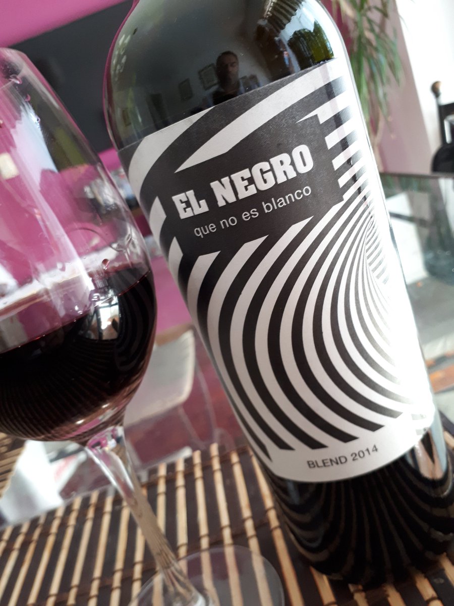 gabikara's tweet photo. El vino es expresión,color , alegría, presencia , un agradable dejo de sabiduría  y una porción de magia de sus hacedores, aca está #ENQNEB reuniendo esos conceptos. https://t.co/tfRbYJQOme