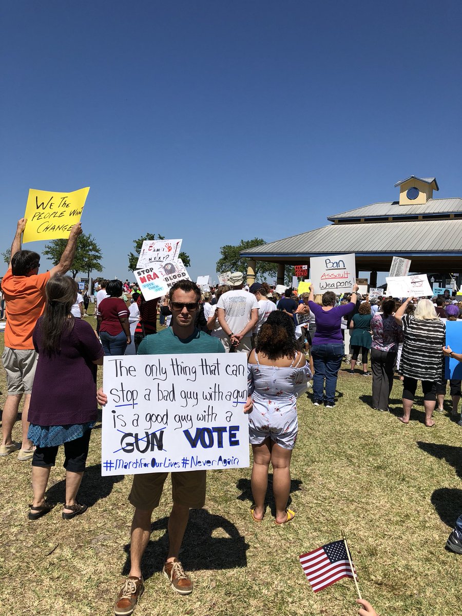 EdKrassen's tweet photo. At March For Our Lives in Fort Myers with my wife @gringiver84 and my kids! #MarchForOurLives https://t.co/hstOcJ4vrn