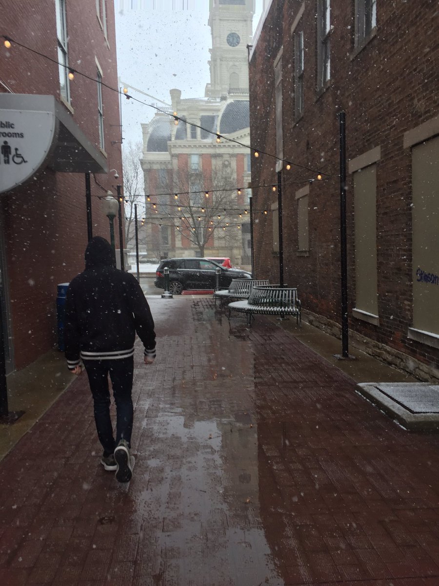 GregIMOL's tweet image. Snow finally falling here in the northern suburbs of Indianapolis. @JimCantore @JenCarfagno @StephanieAbrams