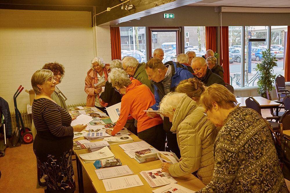 Langer zelfstandig wonen

Een fototerugblik op een druk bezochte en erg geslaagde bijeenkomst in het kader van langer zelfstandig blijven wonen en alles wat daar mee samenhangt. Dit was de eerste van vier sessies in de wijk Kerkelanden <a href="/GemeenteHsum/">Gemeente Hilversum</a> 

Fotografie: Ton den Ouden