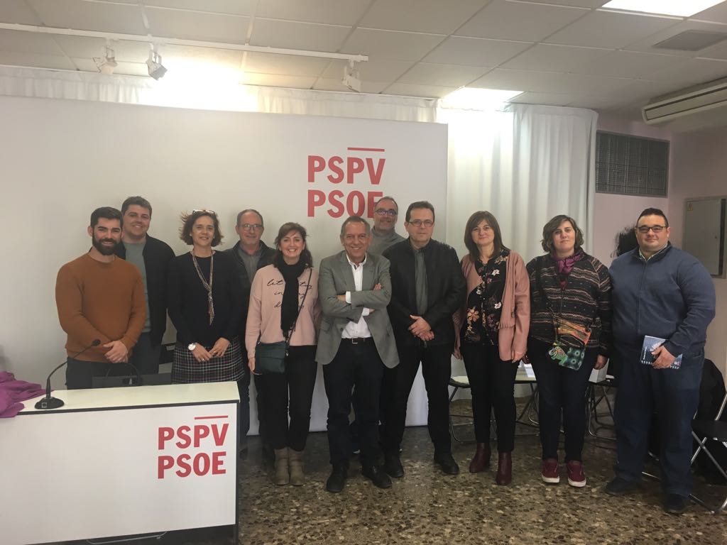 SocialistesVal's tweet photo. 📚🏢 Nuestra secretaria de Educación @kayaya19 se reúne con todos los responsables comarcares del área y con el secretario autonómico @miguelsolerg para explicar los avances en la construcción de colegios 🖍️✏️ que está logrando #Edifican en nuestros municipios https://t.co/DIdUtg7n7P