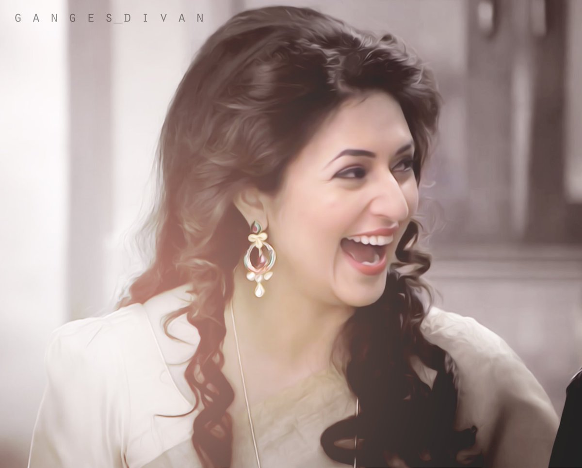 ganges_divan's tweet photo. Smiles captured 😍
I usually love her smile, but what I love the most is when she smiles and her eyes are teary ❤ It depicts a lot and screams how such a talented actress she is 😍

@Divyanka_T 

#Ishita #YHM https://t.co/pl9zCjy42Q