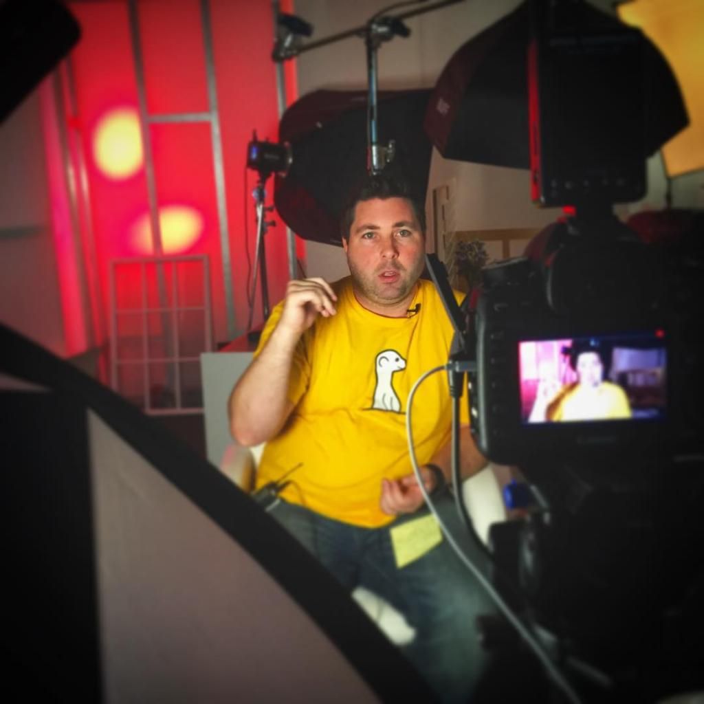 BrianLongley's tweet photo. 11 Podcast Setups to Improve Your #ContentMarketing @VincentOrleck @socialmedia2day @mosheisaacian
https://t.co/kdH1NHvJRq https://t.co/ln1pPauT7J